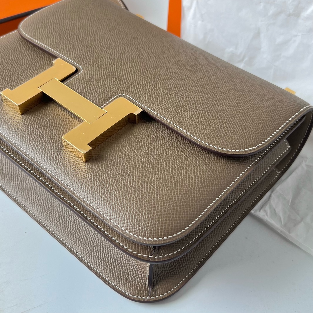 Hermes Constance 24cm Shoulder Bag In Etoupe Epsom Leather